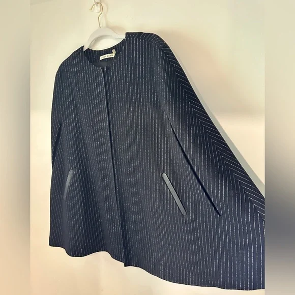 Alice & Olivia Elegant Black Striped Cape Coat with leather trim. Size small - Picture 2 of 9